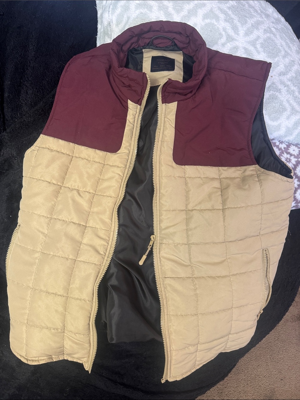 Nomad Men’s SZ L burgundy and khaki vest